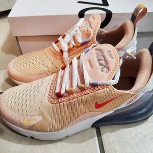 Nike Womens Air Max 270